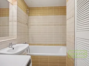 Prodej bytu 2+kk, Praha - Komořany, Za sídlištěm, 47 m2