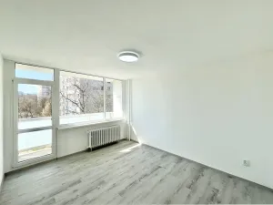 Pronájem bytu 1+1, Jablonec nad Nisou, Budovatelů, 28 m2