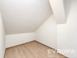 Pronájem bytu 1+kk, Břeclav, Za Bankou, 32 m2