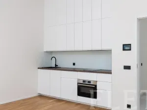 Pronájem bytu 1+kk, Praha - Smíchov, Grafická, 30 m2