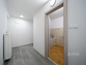 Pronájem bytu 2+1, Třeboň, Nádražní, 56 m2