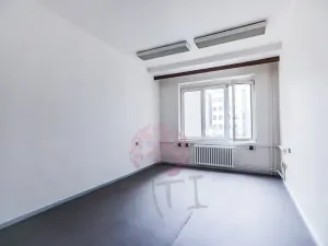 Pronájem kanceláře, Praha - Karlín, Thámova, 153 m2
