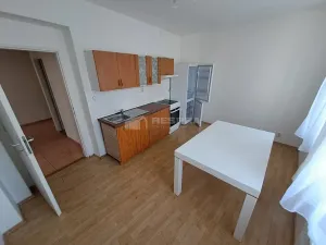 Pronájem bytu 2+1, Praha - Břevnov, Šlikova, 70 m2