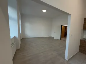 Pronájem bytu 1+1, Tábor, Žižkovo nám., 38 m2