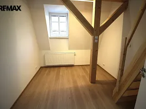 Pronájem bytu 2+kk, Chrastava, náměstí 1. máje, 71 m2