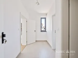 Prodej bytu 1+kk, Veselí nad Lužnicí, Budějovická, 40 m2