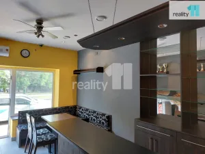 Pronájem komerční nemovitosti, Karlovy Vary - Dvory, Chebská, 34 m2