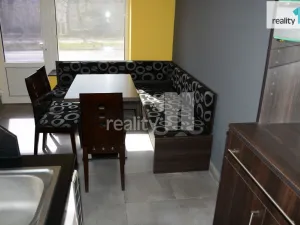 Pronájem komerční nemovitosti, Karlovy Vary - Dvory, Chebská, 34 m2