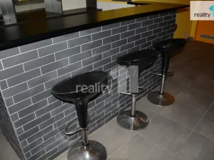 Pronájem komerční nemovitosti, Karlovy Vary - Dvory, Chebská, 34 m2