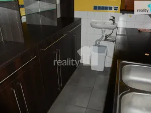 Pronájem komerční nemovitosti, Karlovy Vary - Dvory, Chebská, 34 m2