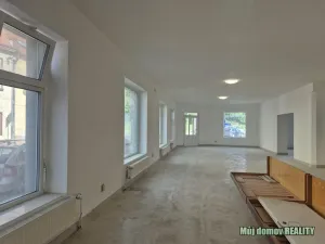 Pronájem obchodního prostoru, Žatec, Husitské náměstí, 300 m2