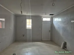 Pronájem obchodního prostoru, Žatec, Husitské náměstí, 300 m2