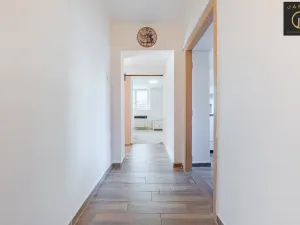 Prodej bytu 2+1, Unhošť, Komenského, 48 m2