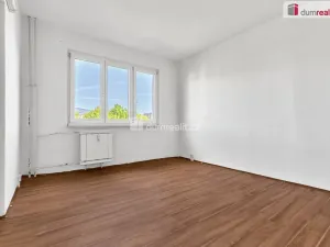 Prodej bytu 3+1, Ostrov, Májová, 69 m2