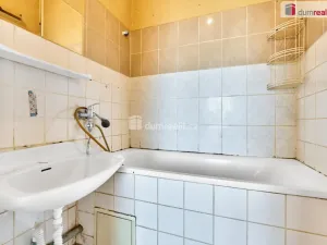Prodej bytu 3+1, Ostrov, Májová, 69 m2