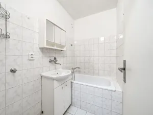 Prodej bytu 1+1, Olomouc, Slavonínská, 37 m2