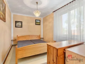 Prodej bytu 3+1, Dobrovice - Libichov, 77 m2