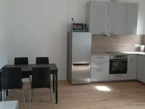 Pronájem bytu 2+kk, Praha - Karlín, Pobřežní, 50 m2