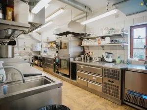 Prodej restaurace, Deštné v Orlických horách, 751 m2