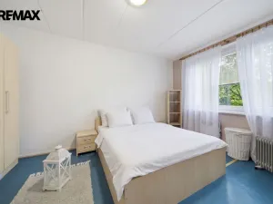 Prodej bytu 1+1, Karlovy Vary - Dvory, Chebská, 33 m2