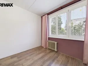 Prodej bytu 1+1, Karlovy Vary - Dvory, Chebská, 33 m2