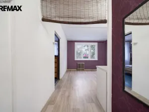 Prodej bytu 1+1, Karlovy Vary - Dvory, Chebská, 33 m2