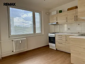 Pronájem bytu 1+1, Třebíč - Nové Dvory, Obránců míru, 31 m2