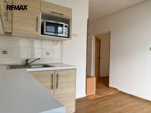 Pronájem bytu 1+1, Třebíč - Nové Dvory, Obránců míru, 31 m2