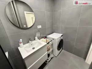 Pronájem bytu 2+kk, Kralupy nad Vltavou - Lobeček, nám. Mládežníků, 38 m2
