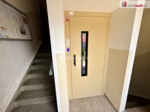 Pronájem bytu 2+kk, Kralupy nad Vltavou - Lobeček, nám. Mládežníků, 38 m2