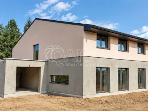 Prodej rodinného domu, Kamenice - Ládví, Benešovská, 159 m2