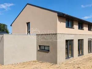 Prodej rodinného domu, Kamenice - Ládví, Benešovská, 159 m2