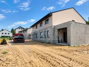 Prodej rodinného domu, Kamenice - Ládví, Benešovská, 159 m2