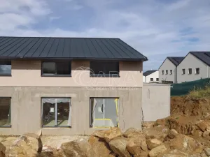 Prodej rodinného domu, Kamenice - Ládví, Benešovská, 159 m2