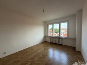 Pronájem bytu 2+1, Praha - Malá Strana, Šeříková, 50 m2