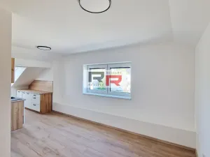 Pronájem bytu 2+kk, Šternberk, Uničovská, 45 m2