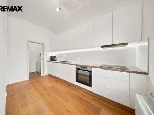 Prodej bytu 3+kk, Svoboda nad Úpou, Pietteho nám., 81 m2