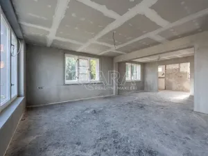 Prodej rodinného domu, Komárov, B. Němcové, 165 m2