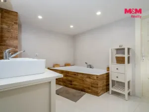 Prodej chalupy, Lužná, Masarykovo nám., 165 m2