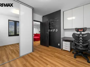 Prodej vícegeneračního domu, Praha - Křeslice, Ibišková, 304 m2