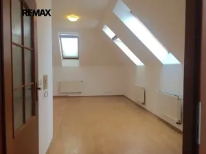 Pronájem bytu 2+kk, Praha - Zbraslav, Boženy Stárkové, 50 m2