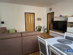Prodej bytu 3+1, Zlaté Hory, Na Sídlišti, 68 m2
