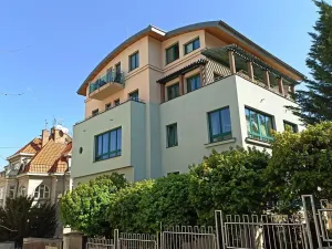Pronájem bytu 1+kk, Praha - Podolí, Pravá, 35 m2