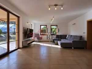 Prodej vily, Kamenice - Ládví, Lísková, 316 m2