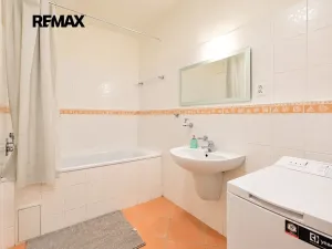 Prodej bytu 1+kk, Praha - Strašnice, Názovská, 35 m2
