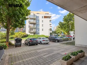 Prodej bytu 1+kk, Praha - Strašnice, Názovská, 35 m2