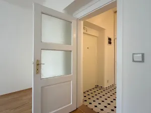 Pronájem bytu 2+kk, Praha - Žižkov, Křišťanova, 58 m2