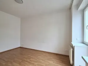Pronájem bytu 2+1, Praha - Smíchov, Podbělohorská, 42 m2
