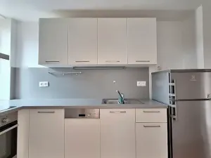 Pronájem bytu 2+1, Praha - Smíchov, Podbělohorská, 42 m2