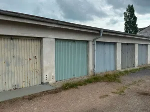 Pronájem garáže, Hradec Králové, okres hradec králové, 17 m2